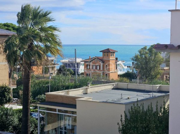 casa indipendente in vendita a Santa Marinella