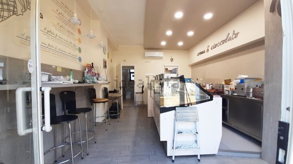 locale commerciale in vendita a Santa Marinella