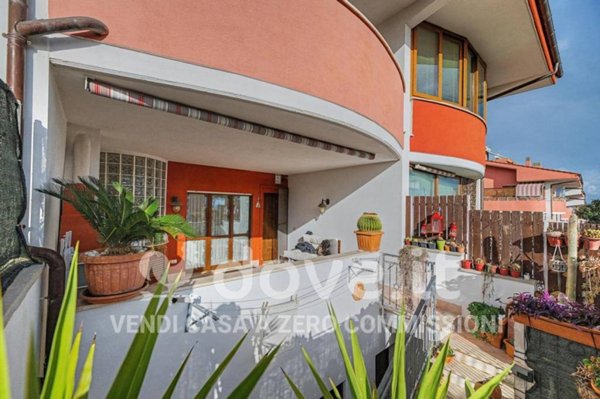 casa indipendente in vendita a Santa Marinella