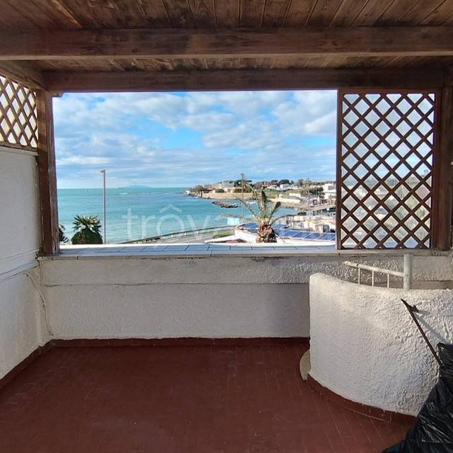 casa indipendente in vendita a Santa Marinella