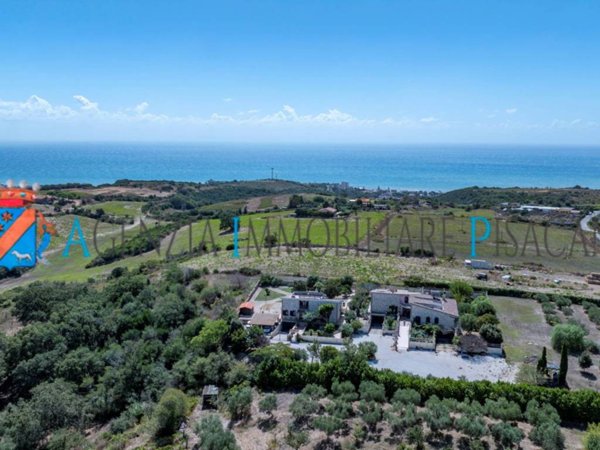 casa indipendente in vendita a Santa Marinella