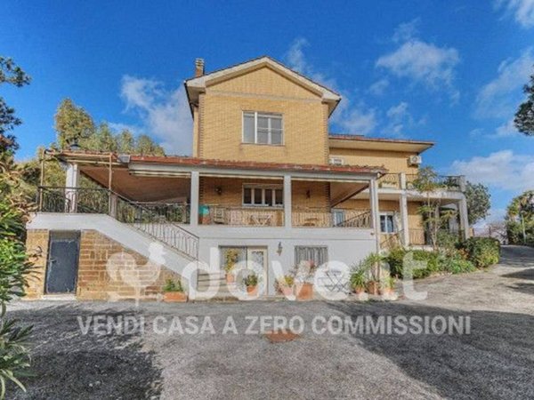 casa indipendente in vendita a Santa Marinella