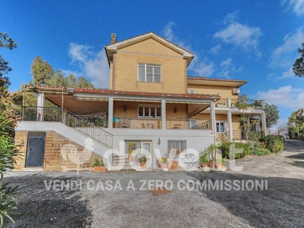 casa indipendente in vendita a Santa Marinella