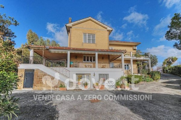 casa indipendente in vendita a Santa Marinella