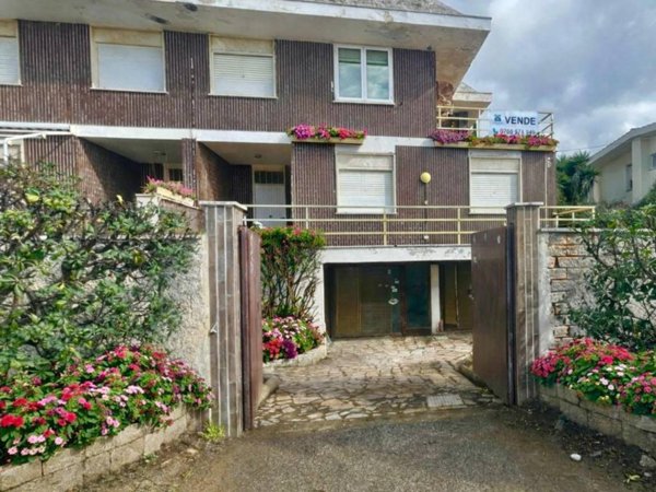 casa indipendente in vendita a Santa Marinella in zona Santa Severa