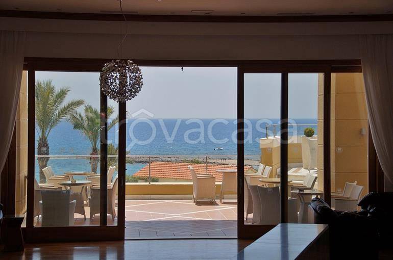 negozio in vendita a Santa Marinella