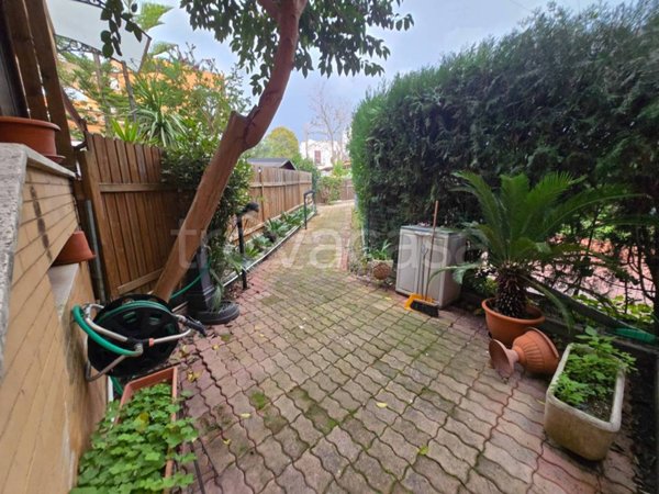 casa indipendente in vendita a Santa Marinella