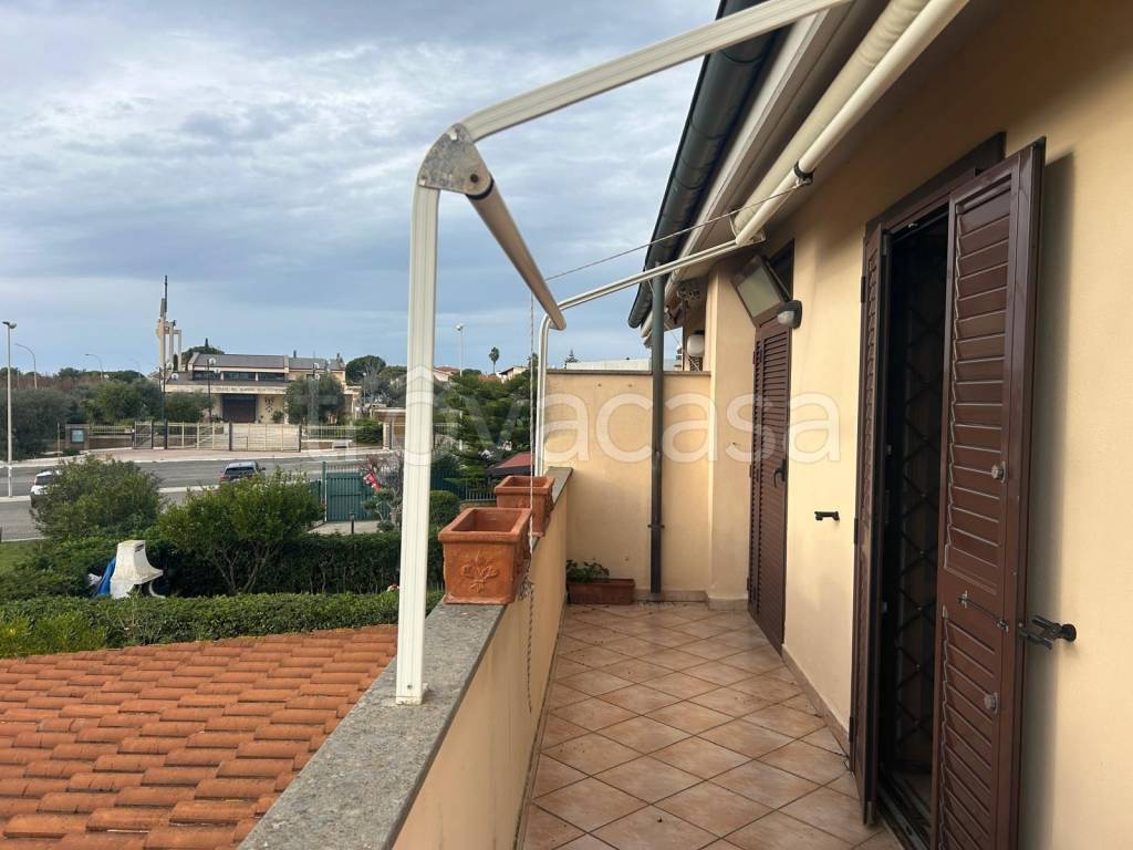 casa indipendente in vendita a Santa Marinella