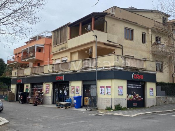 negozio in vendita a Santa Marinella