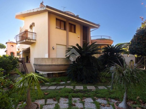 casa indipendente in vendita a Santa Marinella