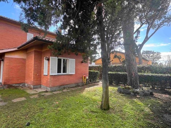 casa indipendente in vendita a Santa Marinella in zona Santa Severa