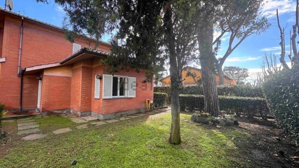 casa indipendente in vendita a Santa Marinella in zona Santa Severa