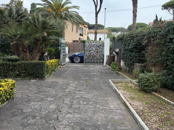 casa indipendente in vendita a Santa Marinella in zona Santa Severa