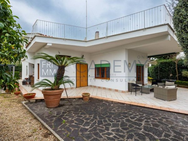 casa indipendente in vendita a Santa Marinella in zona Santa Severa