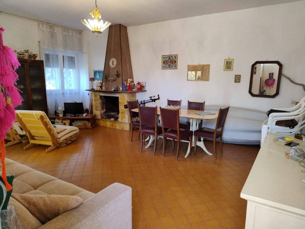 casa indipendente in vendita a Santa Marinella