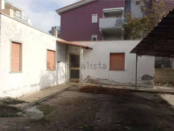 casa indipendente in vendita a Santa Marinella