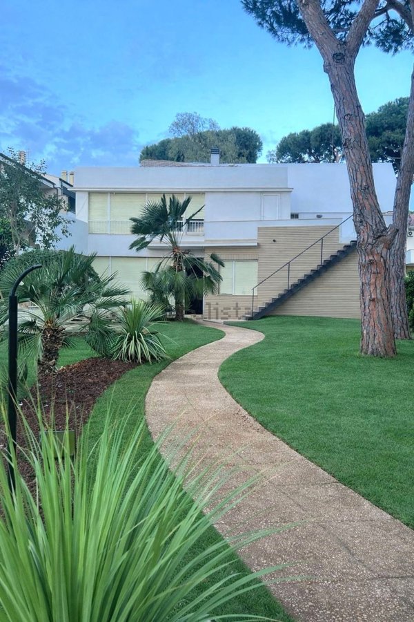 casa indipendente in vendita a Santa Marinella