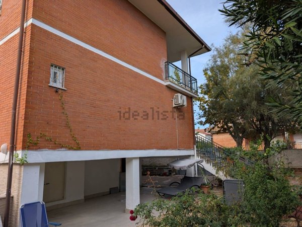 casa indipendente in vendita a Santa Marinella