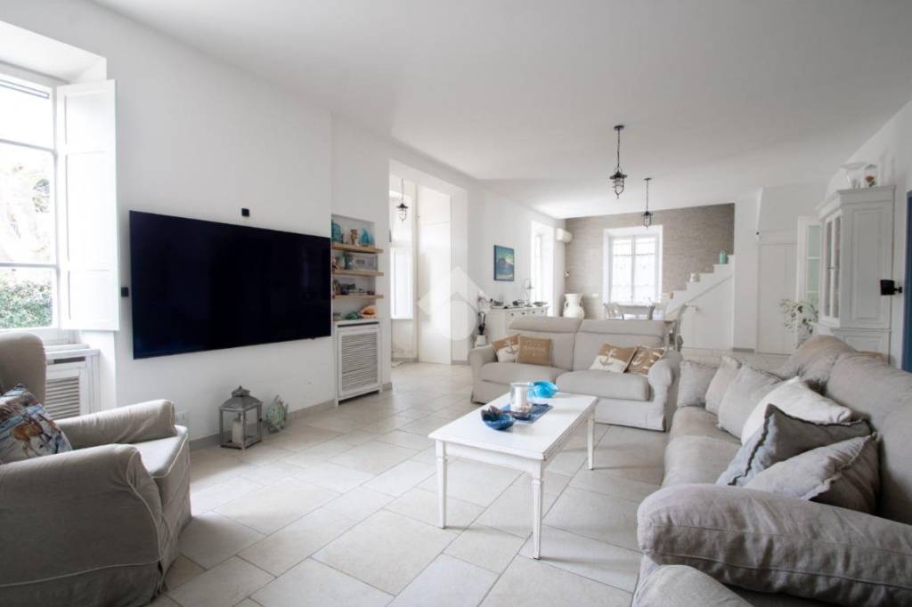 casa indipendente in vendita a Santa Marinella