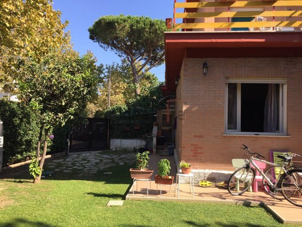 casa indipendente in vendita a Santa Marinella