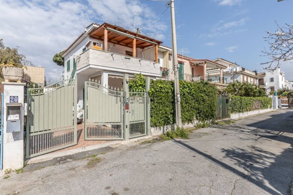 appartamento in vendita a Santa Marinella in zona Santa Severa