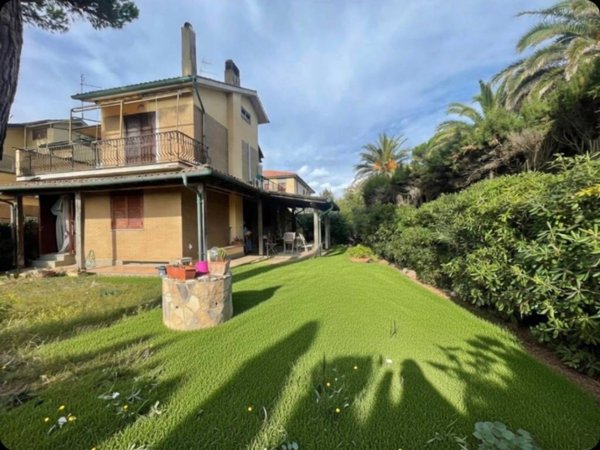 casa indipendente in vendita a Santa Marinella in zona Santa Severa