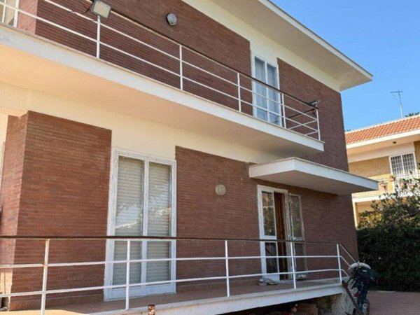 casa indipendente in vendita a Santa Marinella