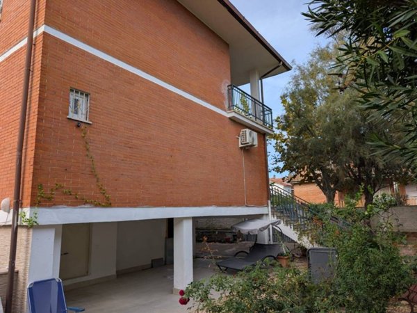 casa indipendente in vendita a Santa Marinella in zona Santa Severa