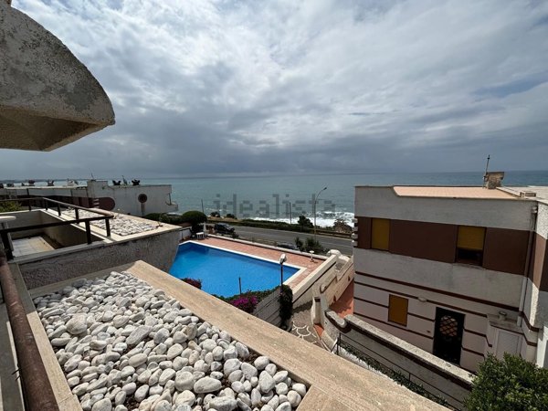 casa indipendente in vendita a Santa Marinella