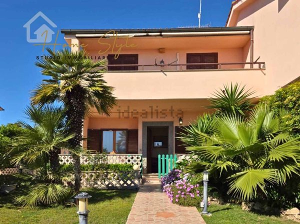 casa indipendente in vendita a Santa Marinella