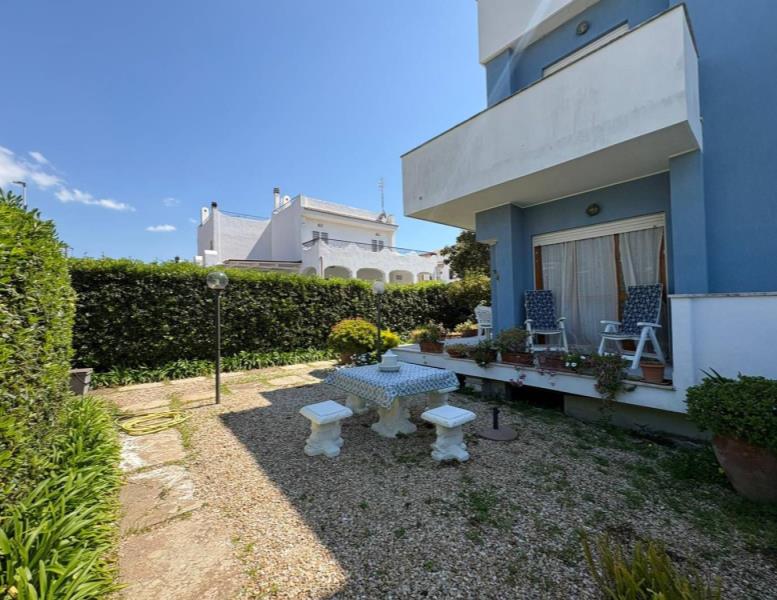 casa indipendente in vendita a Santa Marinella