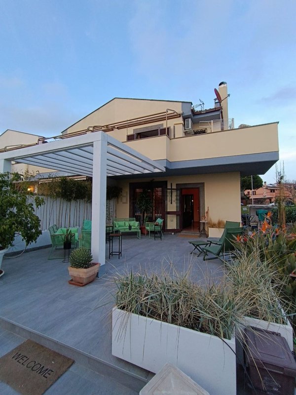 casa indipendente in vendita a Santa Marinella