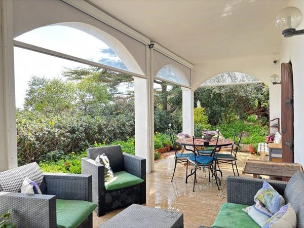 casa indipendente in vendita a Santa Marinella