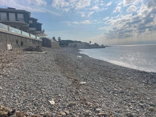 locale commerciale in vendita a Santa Marinella