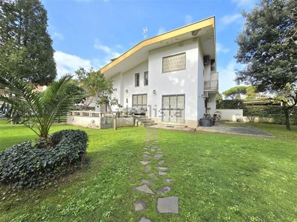 casa indipendente in vendita a Santa Marinella in zona Santa Severa