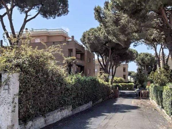 locale commerciale in vendita a Santa Marinella