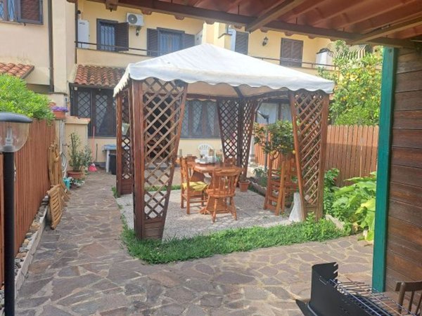 casa indipendente in vendita a Santa Marinella