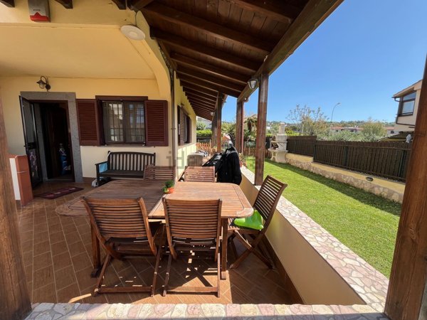 casa indipendente in vendita a Santa Marinella