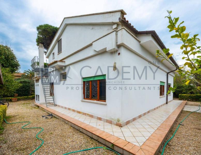 casa indipendente in vendita a Santa Marinella in zona Santa Severa
