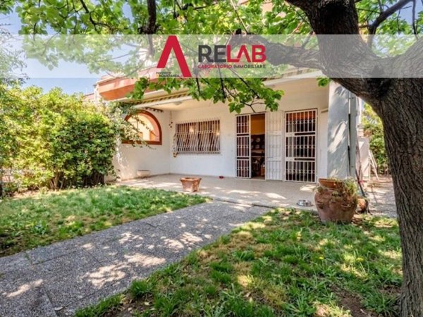 casa indipendente in vendita a Santa Marinella