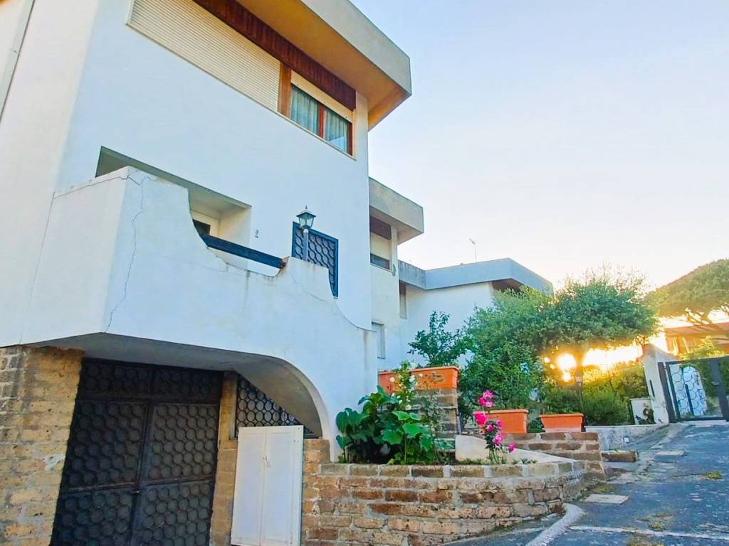 casa indipendente in vendita a Santa Marinella in zona Santa Severa