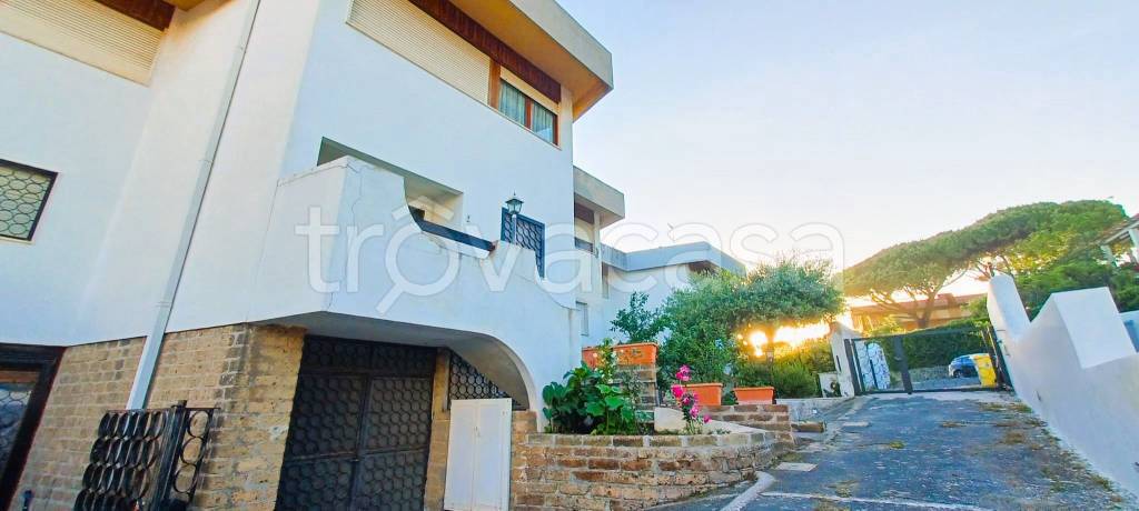 casa indipendente in vendita a Santa Marinella in zona Santa Severa