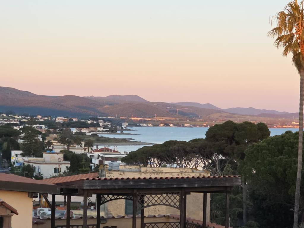 casa indipendente in vendita a Santa Marinella
