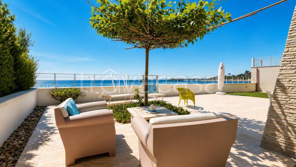 casa indipendente in vendita a Santa Marinella