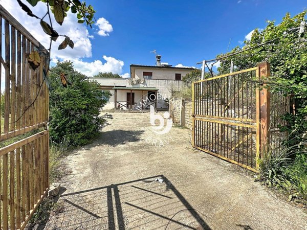 casa indipendente in vendita a Santa Marinella