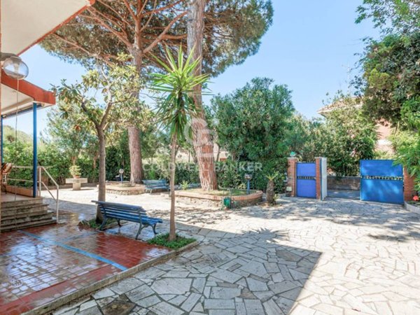 casa indipendente in vendita a Santa Marinella