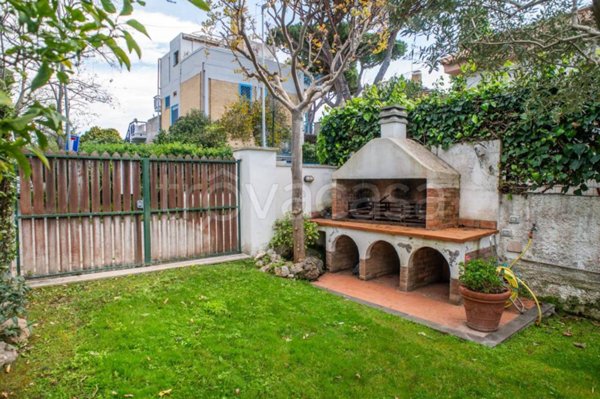 casa indipendente in vendita a Santa Marinella in zona Santa Severa