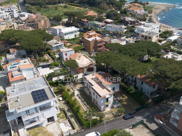casa indipendente in vendita a Santa Marinella