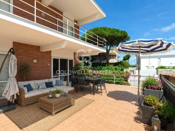 casa indipendente in vendita a Santa Marinella