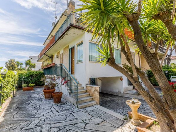 casa indipendente in vendita a Santa Marinella in zona Santa Severa